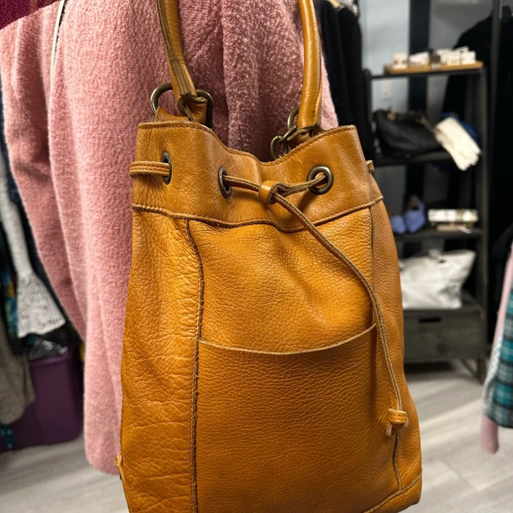 Caterina Lucchi Tan Leather Bucket Bag - Picture 10 of 12